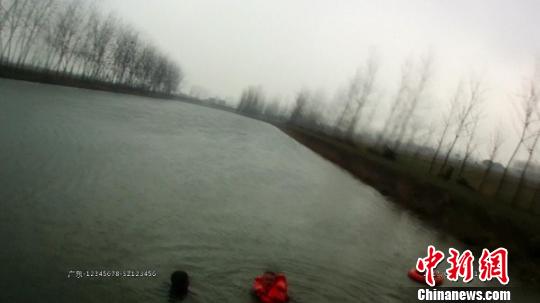 ��O���˱����L(f��ng)�����~������ˮ���˂z�OŮ����