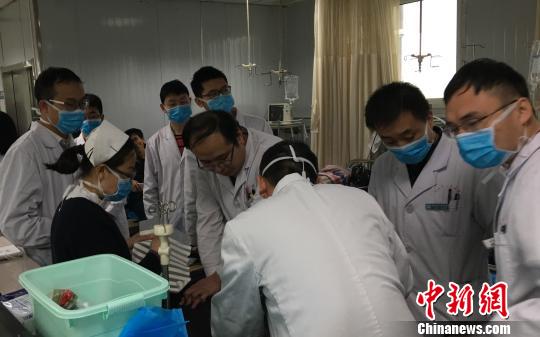 為給七旬老人挖“喜墳”山西兄弟倆命喪墓穴(圖)