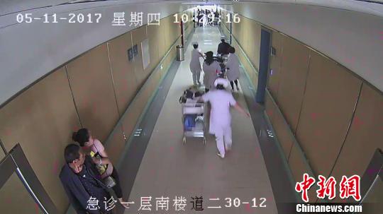 ɽ������ͻ�l�Ĺ������r���Σ����xİ�����������D��