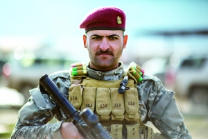 �������������{������܊ �����y:�����ȥ��IS