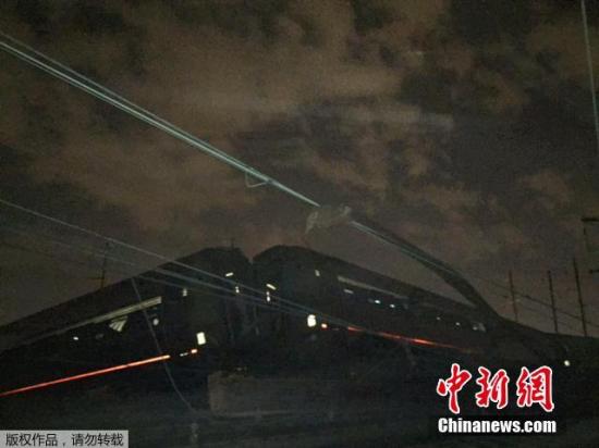 �������ؕr�g5��12������һ�������F·��˾�Ļ�܇���M�Ǹ��m�˸���Ó܉����������50���܂���������������ȫ���V����˾(NBC)�M���ҕ�_��������عنT�Q��8��10��܇��Ó܉������50���܂������نT��δ͸¶���ߵ���r���@�л�܇ԭ���ļ~�s�_���Aʢ�D�؅^��܇���d�мs240�ˡ�