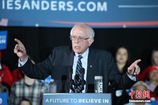 當(dāng)?shù)貢r(shí)間1月31日,距美國(guó)總統(tǒng)大選首站艾奧瓦州黨團(tuán)會(huì)議開始僅1天,民主黨競(jìng)選人桑德斯在艾奧瓦州首府得梅因舉行集會(huì)拉票活動(dòng)。<a target='_blank' ><p align=