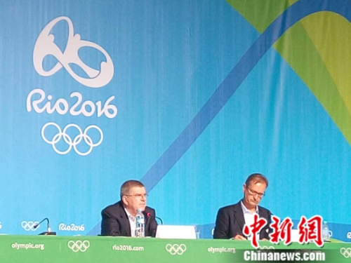 巴赫回答記者提問(wèn)。<a target='_blank' ><p align=