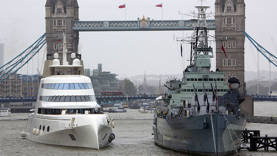 俄億萬富豪超豪華游艇驚現倫敦泰晤士河 俄億萬富豪超豪華游艇驚現倫敦泰晤士河