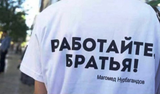 �DƬĬ�J���}