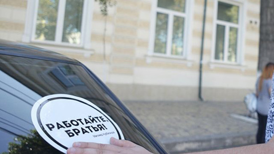 �DƬĬ�J���}