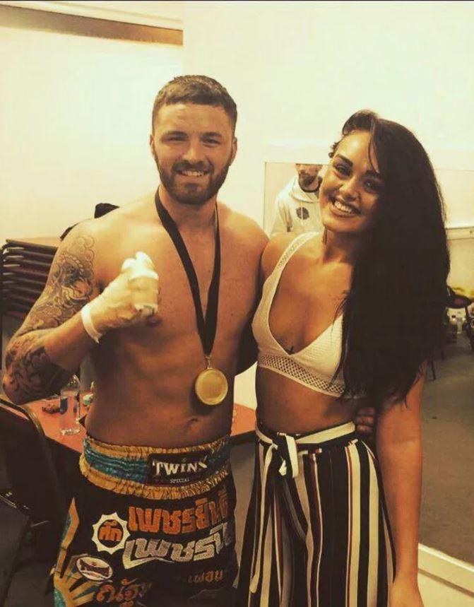 ȭ���ֱ���Ů��1С�r ����߹Ǵ���T��