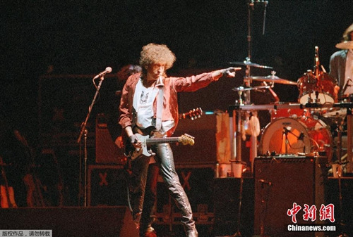 �Y�ψD����20���o60������񣬵ς���������������Ļ�����S�˰낀�����o�����Ĵ�����Ʒ�����������L(f��ng)���h���͡��r����׃�����D��1986�꣬�ς����ݳ����ϡ�