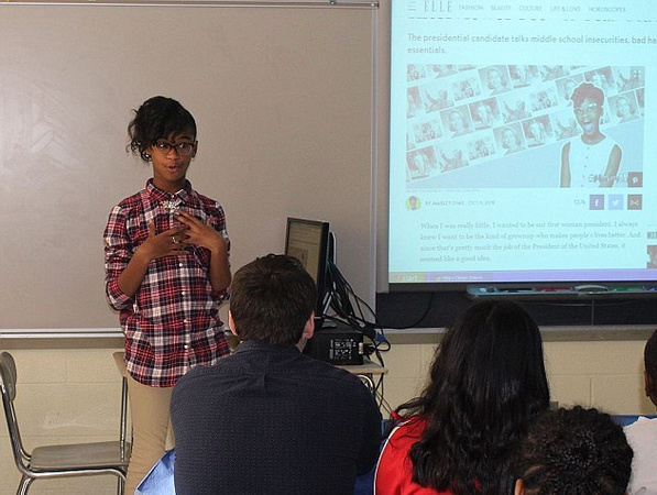 ��һ�WУ��нƸՈ11�qŮ�����v���|��