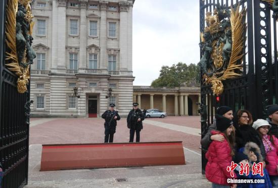 �Y�ψD��Ӣ�����ذ׽�h�m�� <a target='_blank' ><p  align=