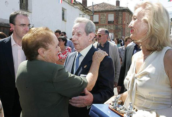 �M���ϵ�˹�o���︸���l(xi��ng)�H���¾��~ؔ����ʹ����һҹ�g���ɞ�ǧ�f���̡�