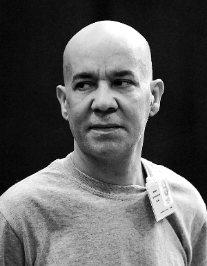 小圖:兇手埃爾南德斯。