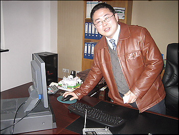 31�q���_ԣ(��)�����˞鸻ԣ��I����Ů���k���n�̡����f�����@���WУ�ĳ��F�����������ڪ�����Ů�C�ϰY����С�ʵ�С����ҕ���ȣ�����������һ�У���