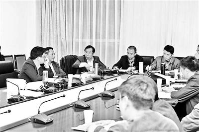 中國將建制度動態(tài)“監(jiān)控”外逃官員 24小時內報告 中國將建制度動態(tài)“監(jiān)控”外逃官員 24小時內報告