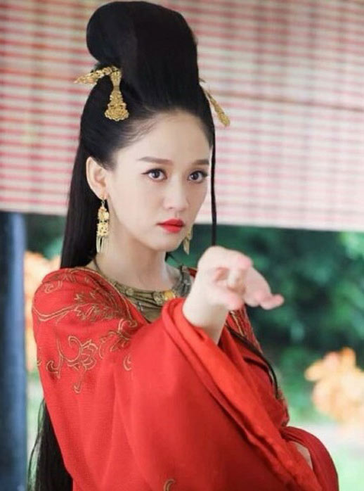 ����Ƴ��ݡ���������ʮ���һ��� Ů�ǽ^�����b��(hu��)��(c��)