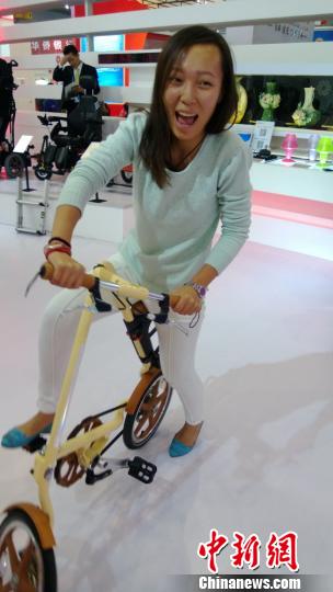 臺灣精品館亮相西博會高科技產(chǎn)品扯人眼球