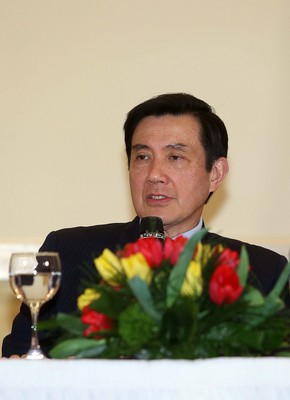 馬英九:不排除與大陸領(lǐng)導(dǎo)人會面但須創(chuàng)造條件