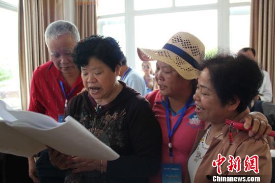 結(jié)對社區(qū)臺胞奉化走親“歸家”客人贊傳統(tǒng)美食 結(jié)對社區(qū)臺胞奉化走親“歸家”客人贊傳統(tǒng)美食