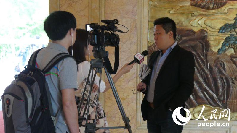 �ɰ��I���˕��挢��7�����¼����e������ý�w�����@��ͨ���M�뷱æ������B��������Wӛ�߶Εԉ����S誔z��