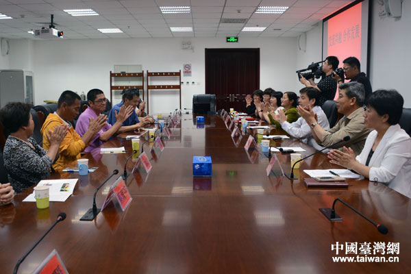 以“交流共融、合作發展”為主題的“京臺社區大講堂”11日下午在北京平谷區舉行 以“交流共融、合作發展”為主題的“京臺社區大講堂”11日下午在北京平谷區舉行