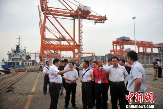 ꐵ�����_�̿���J�ݱ����ۅ^�����Yѩ�� �z