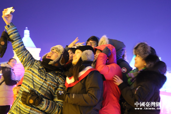 臺灣學生哈爾濱“冰雪之旅”初體驗:雪美、天冷、心暖 臺灣學生哈爾濱“冰雪之旅”初體驗:雪美、天冷、心暖