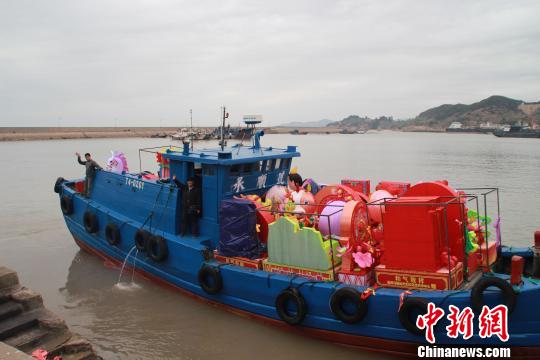 2��3�գ����³����������Rβ�^���R���l�Hٛ�͵�45�M�����ڸ����B���S᪌��_�a�^�b�����\���R�����c�R��ʮ��á����Rͬ���[Ԫ���������S�վ� �z