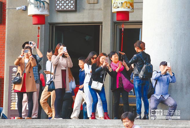 蔡英文上任以來最大跌幅:赴臺個人游陸客大減55%