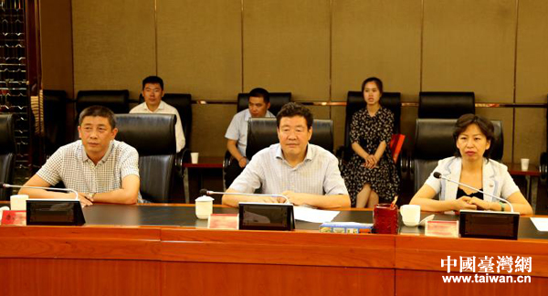 北京市臺(tái)聯(lián)與在京臺(tái)商“一帶一路”參訪團(tuán)考察蘭州新區(qū)(圖) 北京市臺(tái)聯(lián)與在京臺(tái)商“一帶一路”參訪團(tuán)考察蘭州新區(qū)(圖)