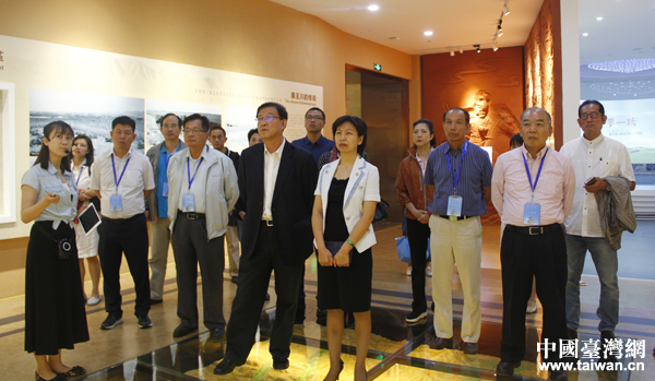 北京市臺(tái)聯(lián)與在京臺(tái)商“一帶一路”參訪團(tuán)考察蘭州新區(qū)(圖) 北京市臺(tái)聯(lián)與在京臺(tái)商“一帶一路”參訪團(tuán)考察蘭州新區(qū)(圖)