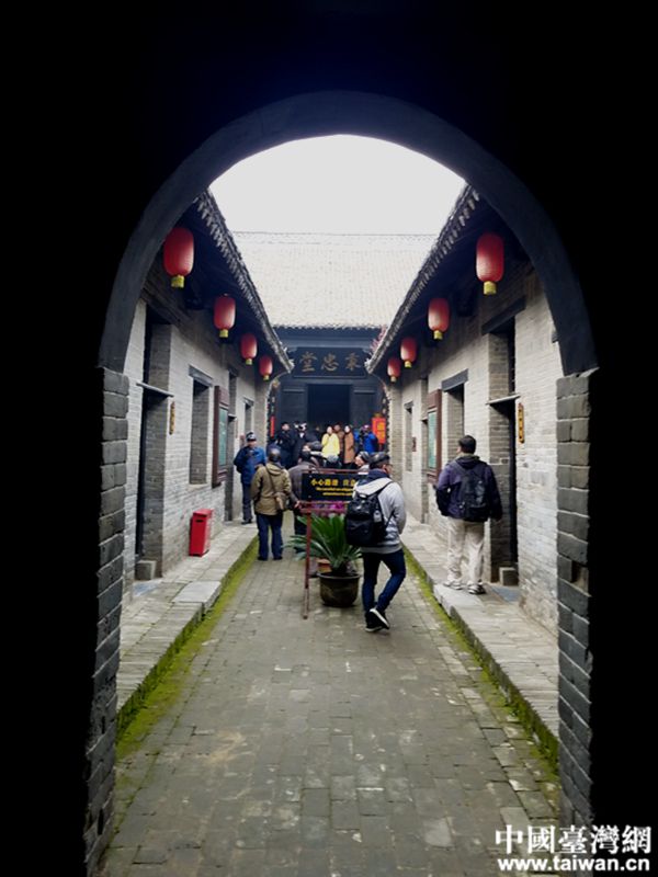 訪古鎮拜關公 兩岸同胞文相通血相連 訪古鎮拜關公 兩岸同胞文相通血相連