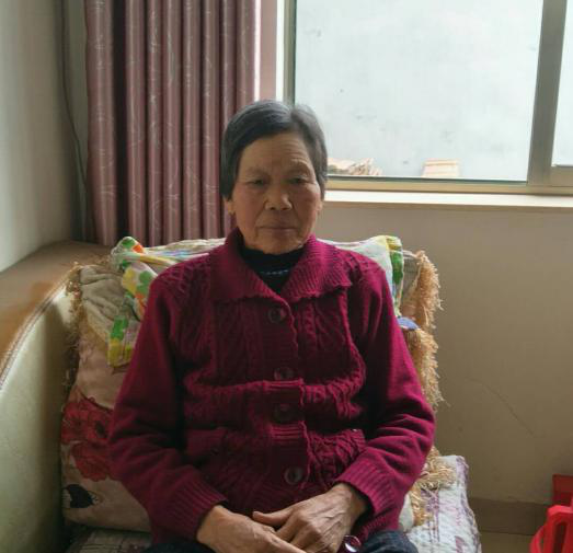 �ϱ��f���ѵ�Ů���f�c��