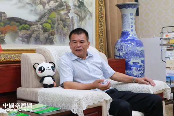 福建省泉州市新輝大投資發展有限公司董事長、海峽兩岸中小企業聯合促進會會長呂雙輝。 福建省泉州市新輝大投資發展有限公司董事長、海峽兩岸中小企業聯合促進會會長呂雙輝。