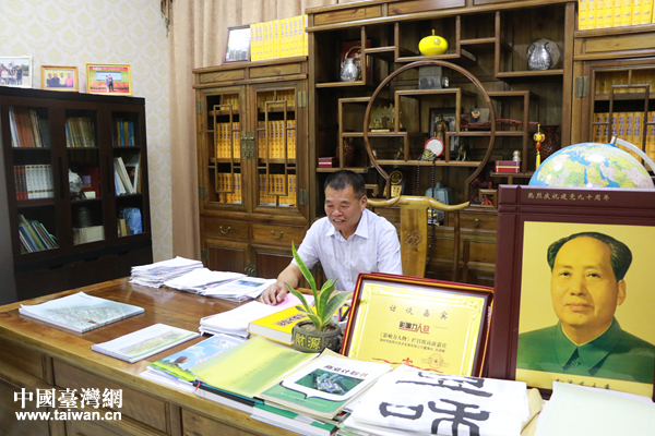 福建省泉州市新輝大投資發展有限公司董事長、海峽兩岸中小企業聯合促進會會長呂雙輝。 福建省泉州市新輝大投資發展有限公司董事長、海峽兩岸中小企業聯合促進會會長呂雙輝。