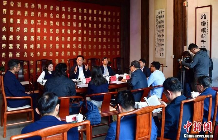 ���_��ͨʷ���D�g��Ԓ���Ŀ����Փ�C��27����λ�ڸ�������������}�_�vʷ�Ļ��о�Ժ�e�У����_��ͨʷ���D�g��Ԓ���Ŀ��ʽ���ӡ����� �z