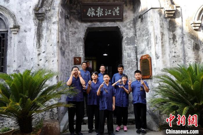 �Y�ψD���ɰ������ں齭���̳��ЌW�̵��Ļ������齭���̳� ���D