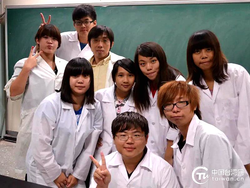 在中臺科技大學任教期間與學生們亦師亦友_副本