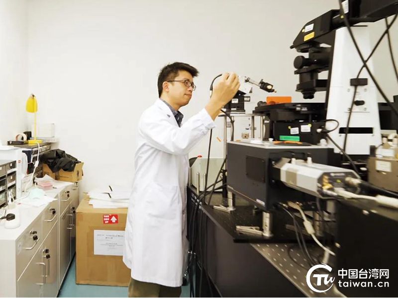 劉子銘調試機器_副本