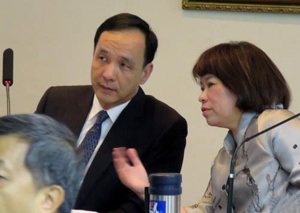 ������ �S����