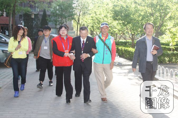 攜手前行-到太平橋街道藍(lán)調(diào)社區(qū)參訪。