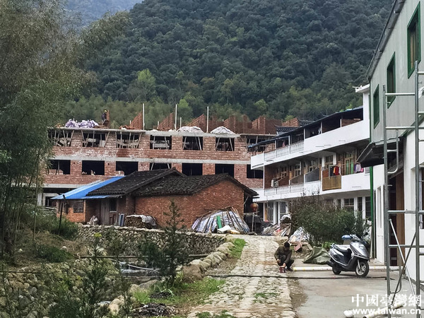 全國(guó)網(wǎng)絡(luò)媒體走進(jìn)中國(guó)扶貧第一村——福鼎赤溪。(中國(guó)臺(tái)灣網(wǎng)記者 劉瑩 攝) 全國(guó)網(wǎng)絡(luò)媒體走進(jìn)中國(guó)扶貧第一村——福鼎赤溪。(中國(guó)臺(tái)灣網(wǎng)記者 劉瑩 攝)