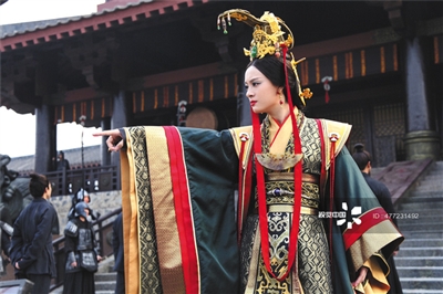 ���d����