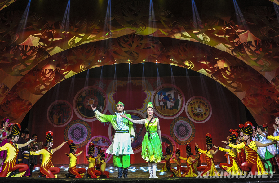 ׌�F(xi��n)���Ļ����Ҹ���(d��o)�������½����M(j��n)�Ļ���l(f��)չ�󷱘s�C��