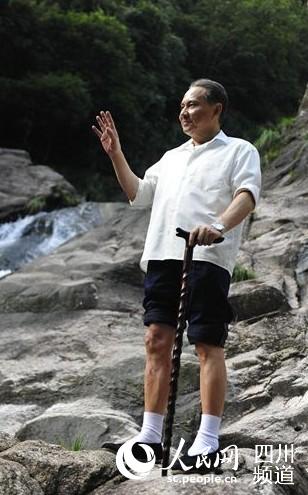 盧奇以老妝亮相挑戰75歲高齡的鄧小平。