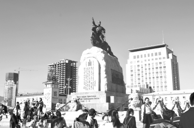 �ɹŇ���������ڴ�����ƽ��ϯ�L��