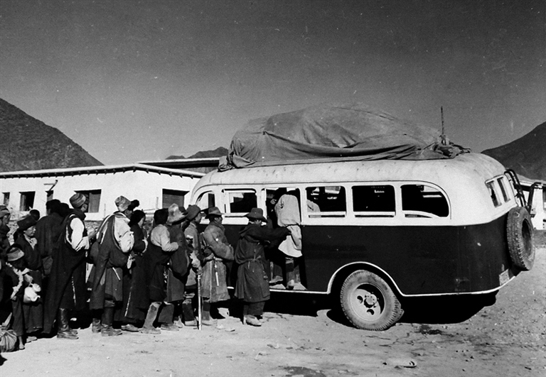 50����������γ��F·��·����һ�w�������w��ͨ�W