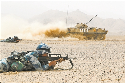 走進(jìn)“上甘嶺特功八連”——站在布滿381個彈孔的戰(zhàn)旗前_fororder_3