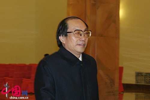 鐵道部長劉志軍經過人民大會堂北門一笑而過 鐵道部長劉志軍經過人民大會堂北門一笑而過