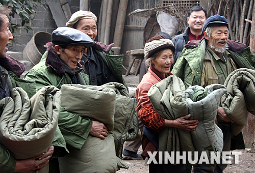 �Ĵ��fԴ���S��l(xi��ng)Ƚ�҉δ��ܞ�(z��i)�����յ���(d��ng)?sh��)������́������¡��ޱ��?��30�Քz���� 1��11���ԁ��������С��츮֮�������u���Ĵ����󲿷ֵ؅^(q��)���F(xi��n)�˺�Ҋ�ĳ��m(x��)��������ѩ�^����ȫʡ19���У��ݣ���99���h�������^(q��)��������50���vʷͬ������ص���ѩ������(z��i)����1030���f�˲�ͬ�̶��ܞ�(z��i)��Ⱥ�����a(ch��n)����ͽ�(j��ng)������ܵ�����Ӱ��� &nbsp;&nbsp;&nbsp;&nbsp;�ں�Ҋ�Ĵ��(z��i)��ǰ���Ĵ�ʡί��ʡ��������ˡ������_���������������P(gu��n)���T����Ҫ��Ѹ���ɳ��ˆT�s����(z��i)�^(q��)������ѩ���_���ܞ�(z��i)Ⱥ����������õ��������_����ͨ��ͨ�ʹ��\�������_����ˮ������������ͨ�������\�����_����(z��i)�^(q��)��r��(w��n)���������(w��n)�����_���ў�(z��i)�����͵�����޶ȣ��_�����Þ�(z��i)�����a(ch��n)�Ϳ���(z��i)�Ծȵȸ�헜�(zh��n)�乤���� ���A��l(f��)