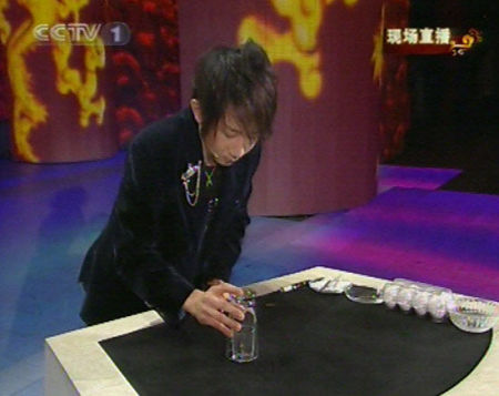 �c���鿴��һ��